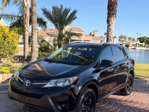 Used 2015 Toyota RAV4 LE FWD image 5
