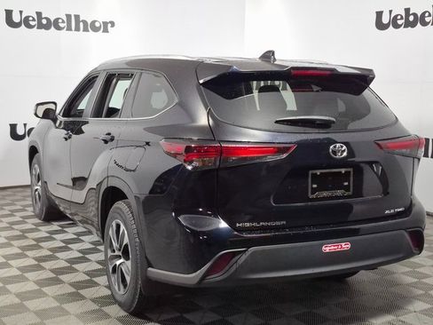 Certified 2024 Toyota Highlander XLE image 5