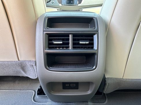 New 2026 Cadillac XT5 Premium Luxury image 8