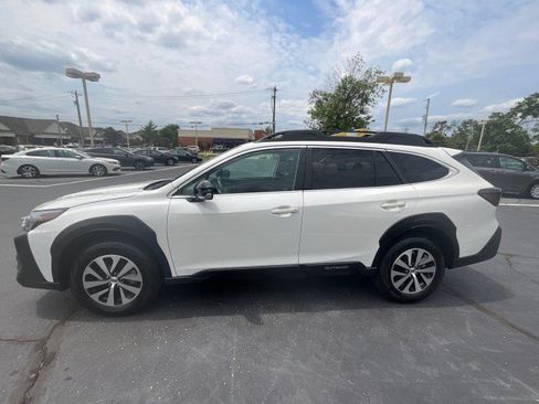 Used 2025 Subaru Outback Premium w/ Popular Package #1A AWD/4WD image 4