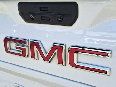 Used 2020 GMC Sierra 1500 SLT w/ SLT Premium Package RWD image 24
