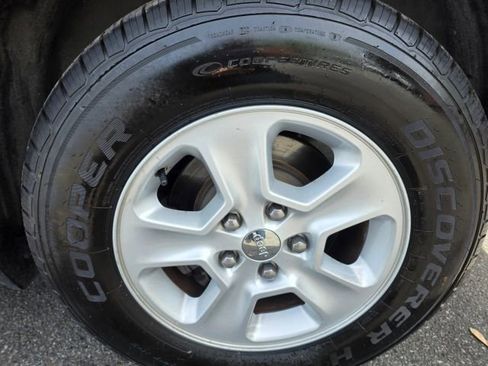 Used 2015 Jeep Grand Cherokee Laredo w/ Quick Order Package 23E image 10