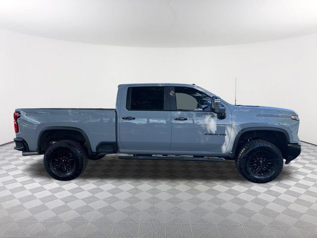 Used 2024 Chevrolet Silverado 2500 ZR2 w/ Technology Package AWD/4WD image 4