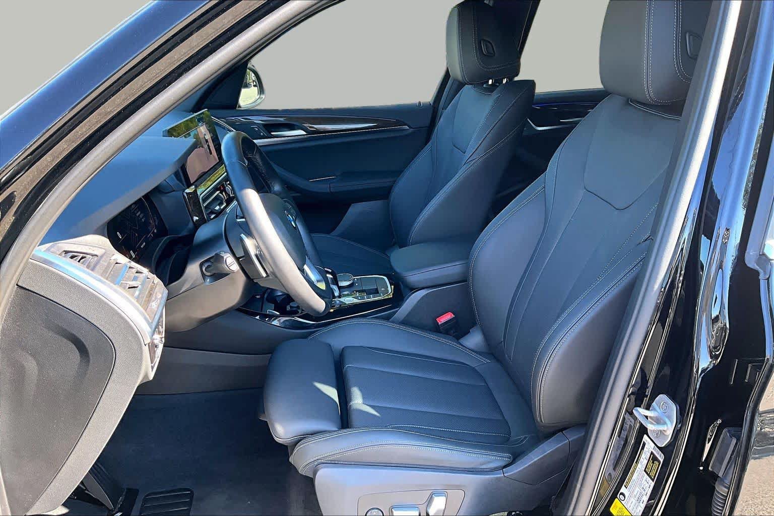 Used 2023 BMW X3 sDrive30i w/ Premium Package w/ZPA RWD image 7