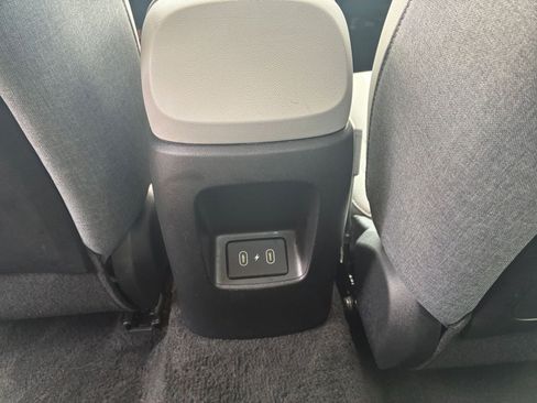 Used 2025 Hyundai Elantra Limited FWD image 20