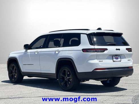 Used 2025 Jeep Grand Cherokee L Limited w/ Luxury Tech Group II AWD/4WD image 2