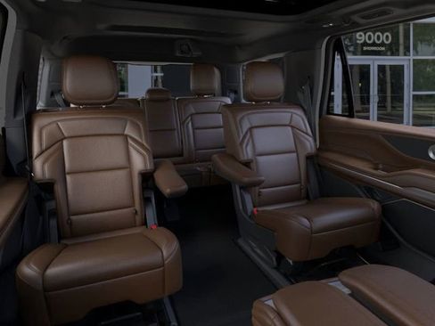 New 2025 Lincoln Navigator Reserve image 11