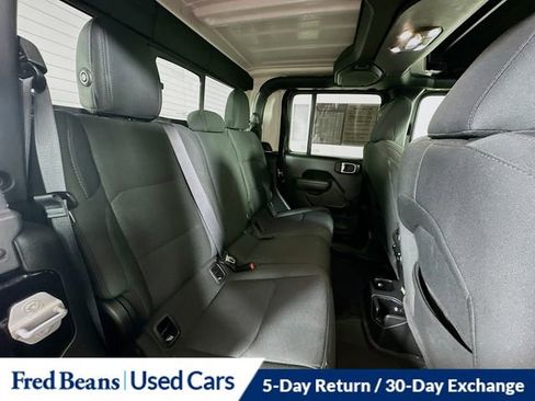 Certified 2022 Jeep Gladiator Willys image 28