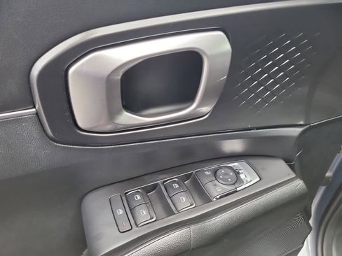 Used 2021 Kia Sorento LX FWD image 15