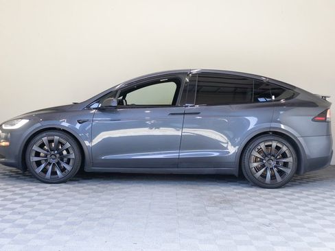 Used 2022 Tesla Model X Plaid image 7