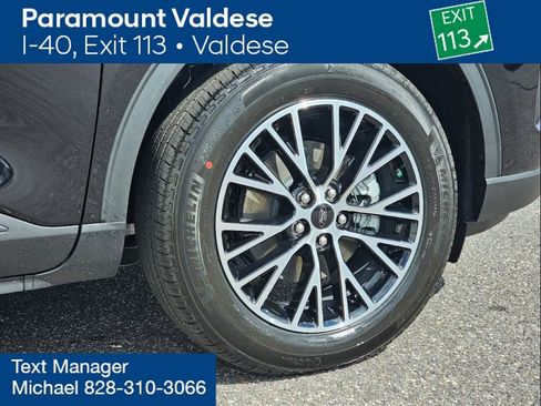 Used 2024 Ford Escape SE image 11