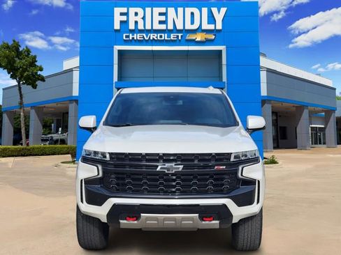 Used 2024 Chevrolet Tahoe Z71 w/ Luxury Package image 2