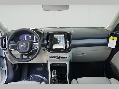 New 2025 Volvo XC40 B5 Ultra w/ Climate Package image 21