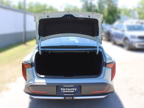 New 2026 Kia K4 LXS image 9