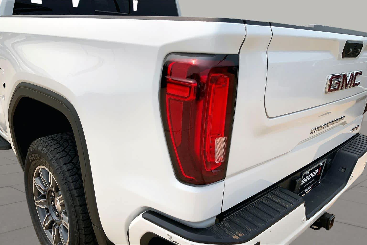 Used 2024 GMC Sierra 1500 AT4 w/ Technology Package AWD/4WD image 28