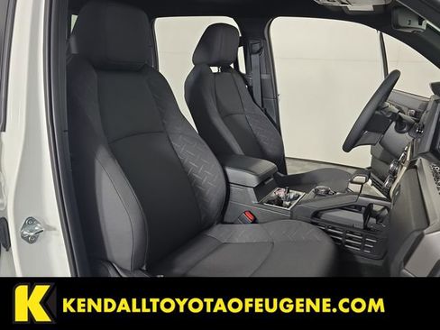 Certified 2025 Toyota Tacoma SR5 w/ SR5 Upgrade Package AWD/4WD image 21