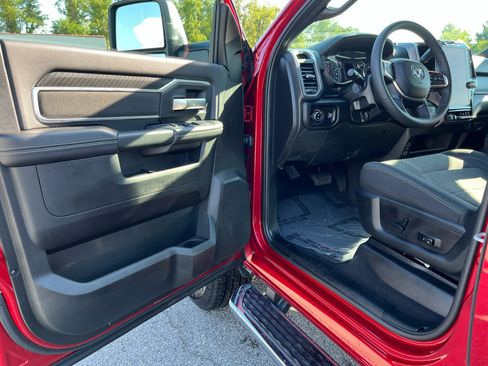 Used 2026 RAM 2500 Big Horn AWD/4WD image 9