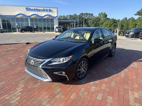 Used 2016 Lexus ES 350 w/ Luxury Package w/Wood Trim FWD image 1