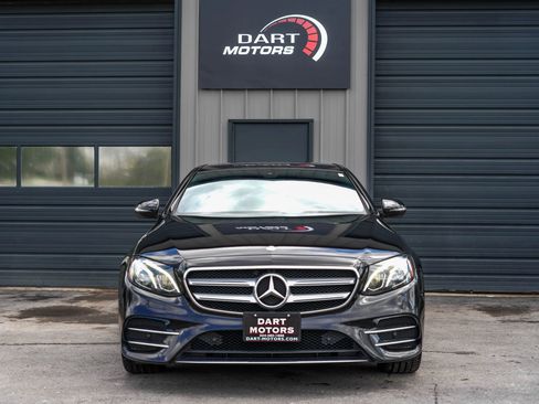 Used 2017 Mercedes-Benz E 300 4MATIC image 2