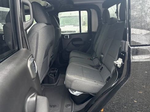 New 2025 Jeep Gladiator Sport image 13