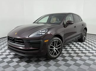 Certified 2025 Porsche Macan image 1