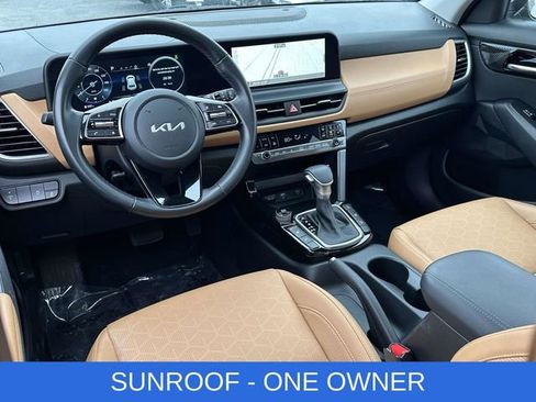 Used 2024 Kia Seltos EX image 2