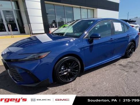 Used 2025 Toyota Camry SE w/ Convenience Package FWD image 5
