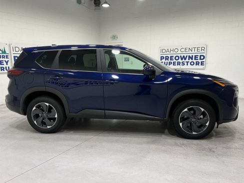 Used 2025 Nissan Rogue SV AWD/4WD image 9