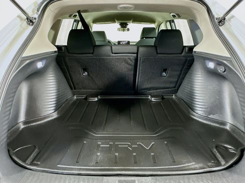 Used 2025 Honda HR-V LX image 26
