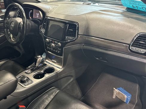Used 2020 Jeep Grand Cherokee Overland AWD/4WD image 36