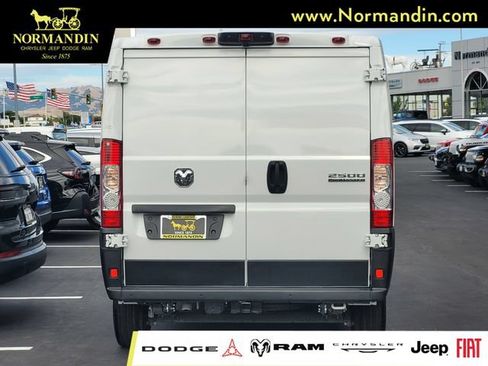 Used 2024 RAM ProMaster 2500 w/ Quick Order Package 22G SLT FWD image 5