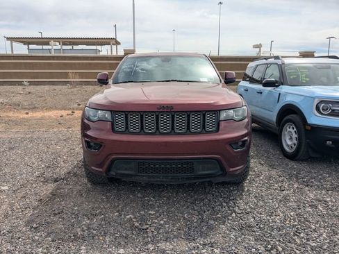 Used 2021 Jeep Grand Cherokee Laredo X image 3
