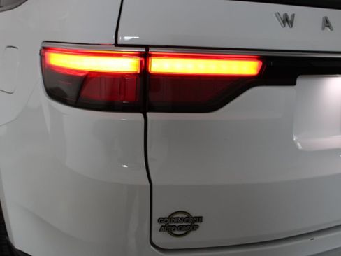 Used 2024 Jeep Wagoneer Series III image 59