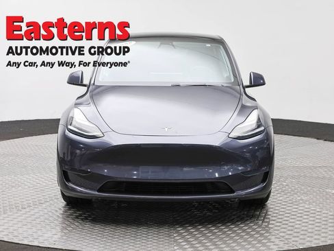 Used 2021 Tesla Model Y Long Range AWD/4WD image 2