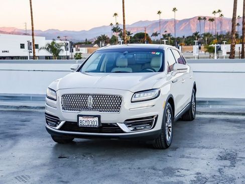 Used 2019 Lincoln Nautilus Select image 4