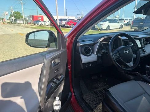 Used 2017 Toyota RAV4 Limited FWD image 7