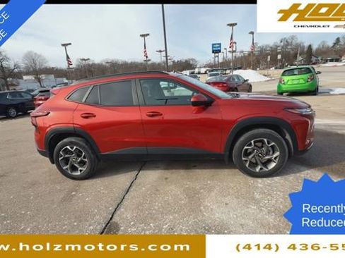 Certified 2024 Chevrolet Trax LT w/ Driver Confidence Package image 10