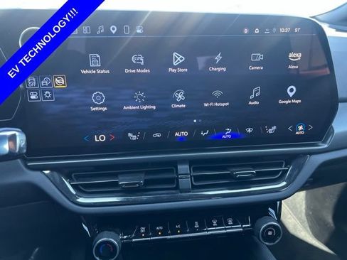Used 2024 Chevrolet Equinox EV RS FWD image 8