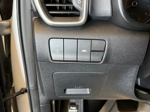 Used 2020 Kia Sportage LX image 18