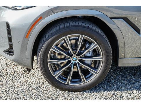 Used 2024 BMW X6 xDrive40i w/ Premium Package AWD/4WD image 9