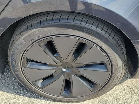 Used 2024 Tesla Model 3 Standard Range RWD image 9