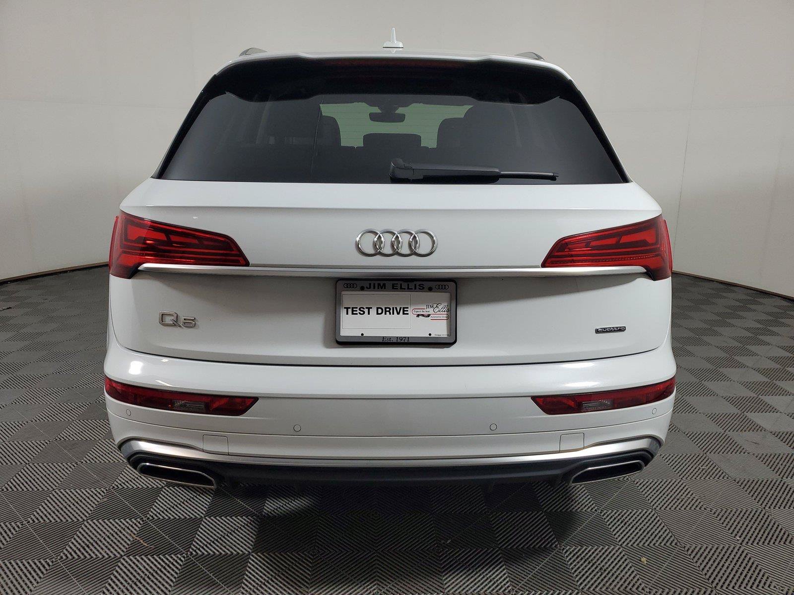 Used 2023 Audi Q5 2.0T Premium Plus w/ Premium Plus Package AWD/4WD image 5
