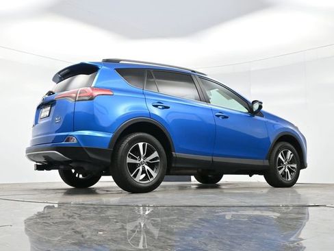 Used 2018 Toyota RAV4 XLE w/ Plus Extra Value Package image 32