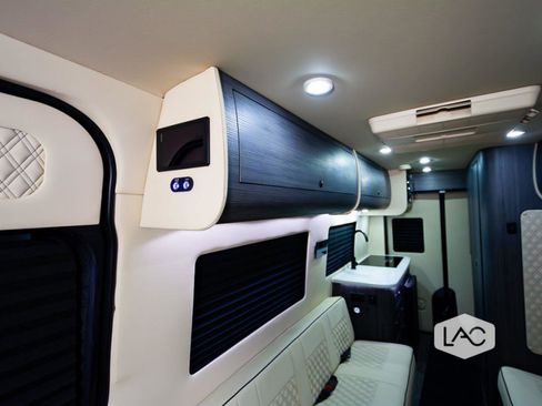 Used 2024 Mercedes-Benz Sprinter 3500 image 15