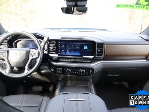 Used 2025 Chevrolet Silverado 2500 High Country w/ Technology Package image 13