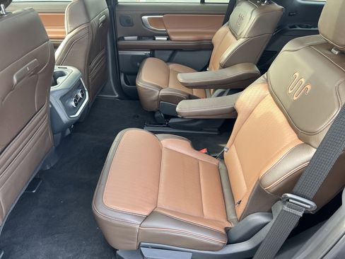 Used 2025 Ford Expedition King Ranch image 24