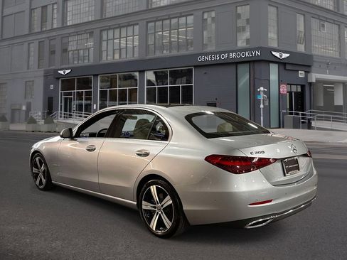 Used 2023 Mercedes-Benz C 300 4MATIC Sedan image 3
