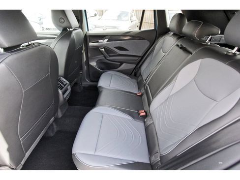 Certified 2025 Volkswagen Tiguan SE R-Line AWD/4WD image 10