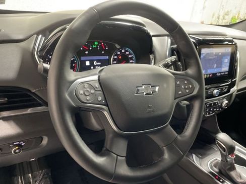 Used 2023 Chevrolet Traverse RS FWD image 14