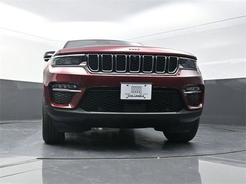 Used 2024 Jeep Grand Cherokee Limited w/ Luxury Tech Group II image 18